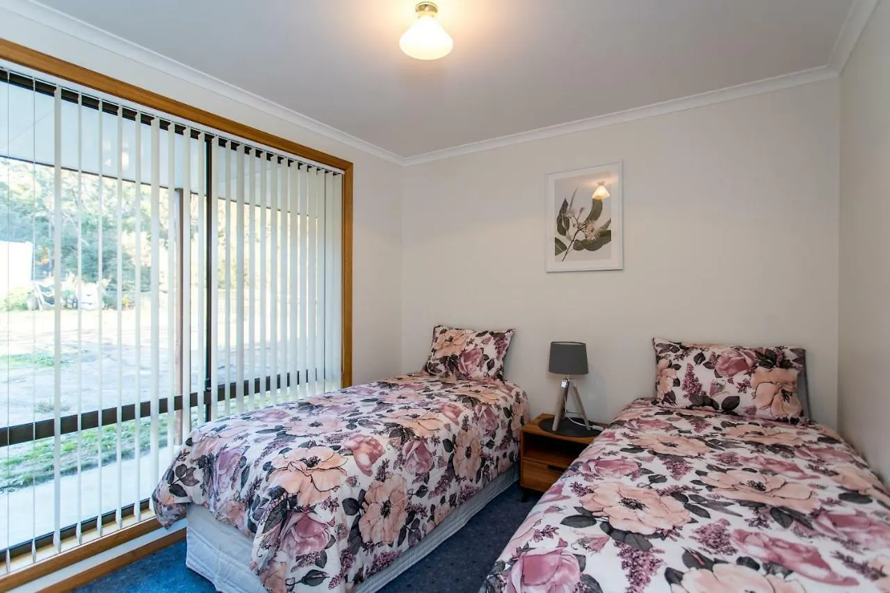 Acton Park Holiday Units Australia
